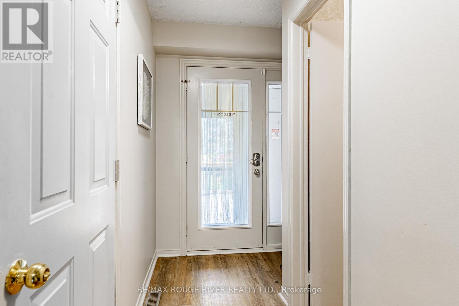 100 Lakeview Court, Orangeville, Ontario  L9W 4P3 - Photo 4 - W12479092