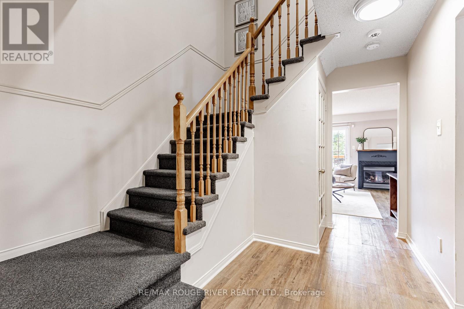 100 Lakeview Court, Orangeville, Ontario  L9W 4P3 - Photo 5 - W12479092