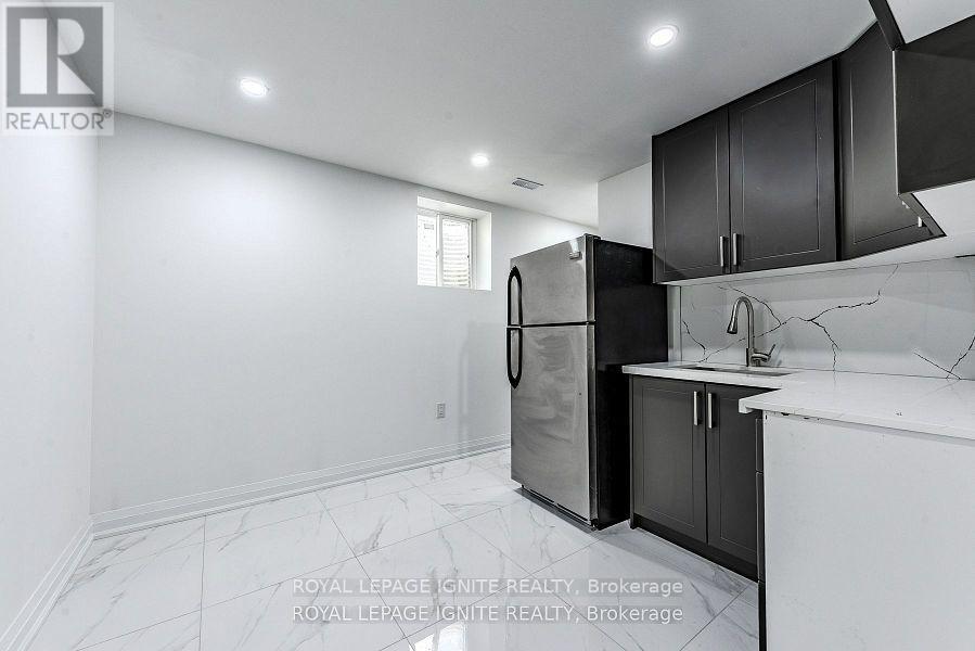 4 Drayton Crescent, Brampton, Ontario  L6T 3G7 - Photo 36 - W12479105