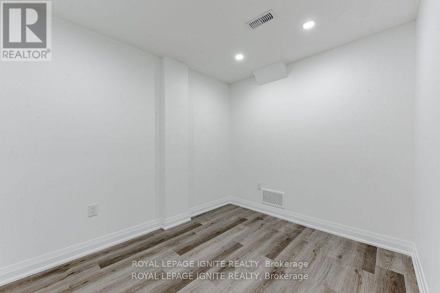 4 Drayton Crescent, Brampton, Ontario  L6T 3G7 - Photo 37 - W12479105