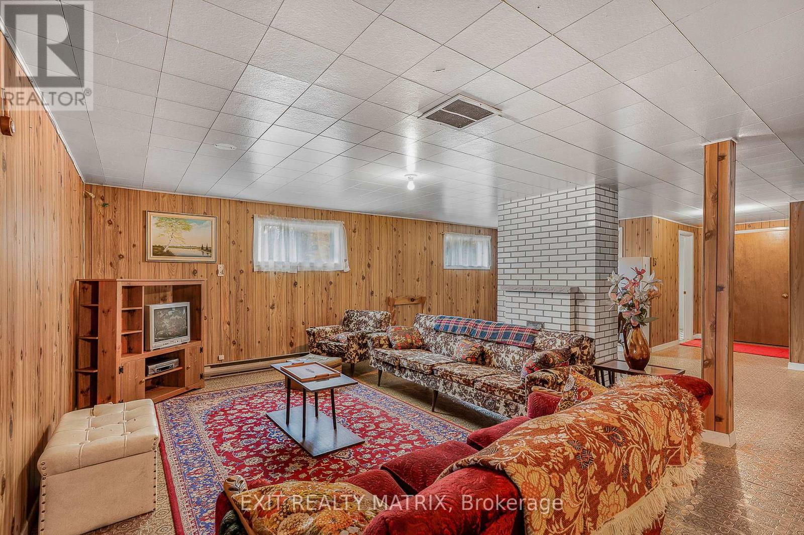 5079 County Rd 17 Road, Alfred And Plantagenet, Ontario  K0B 1A0 - Photo 25 - X12479136