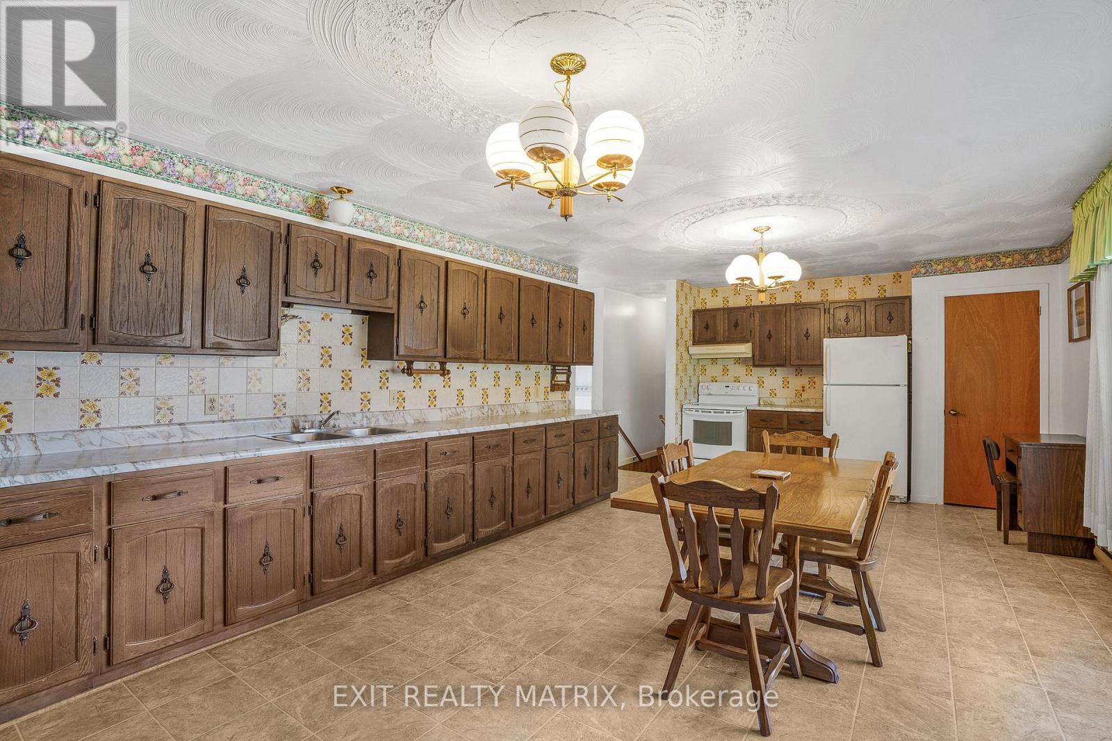 5079 County Rd 17 Road, Alfred And Plantagenet, Ontario  K0B 1A0 - Photo 6 - X12479136