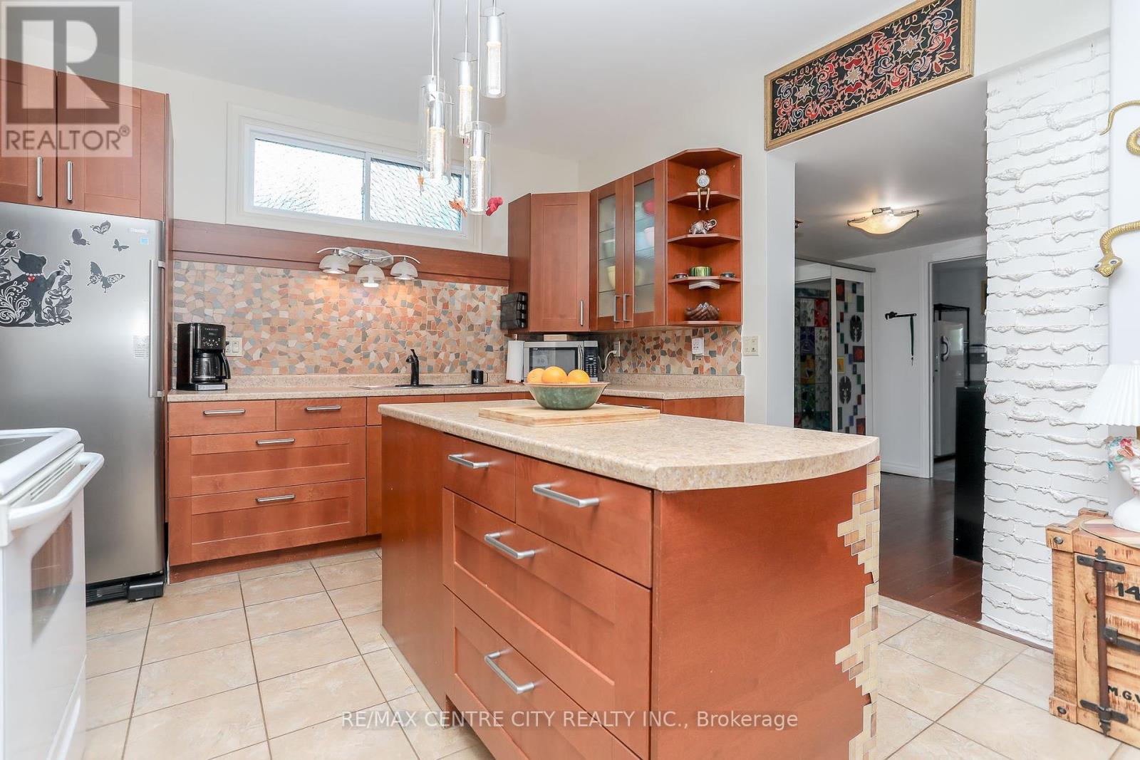 Photo 8 of 38 for 2349 Main Street