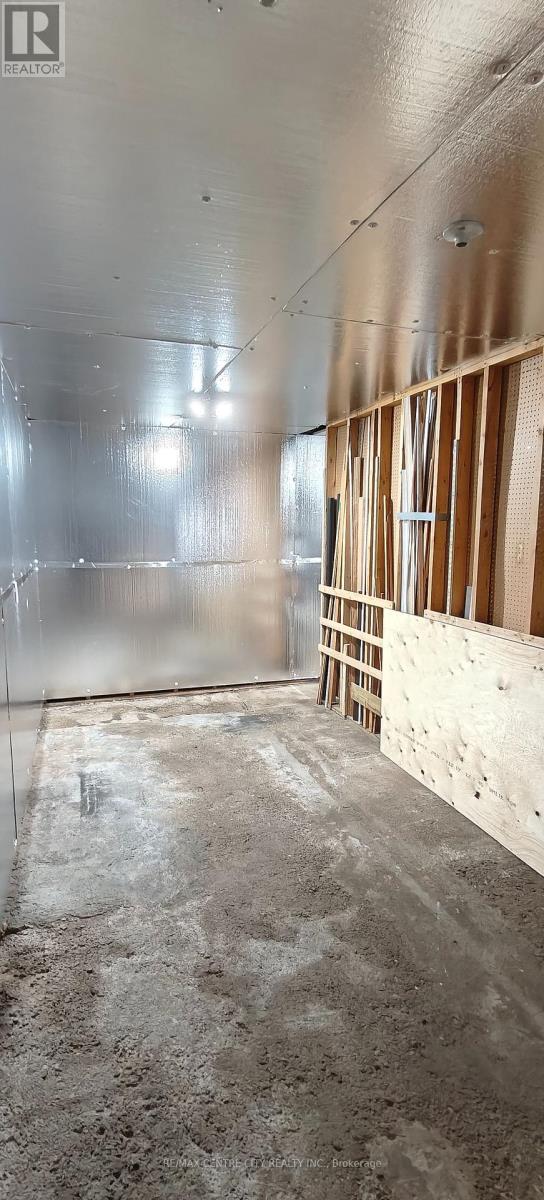 2349 Main Street, London South, Ontario  N6P 1A7 - Photo 35 - X12238725