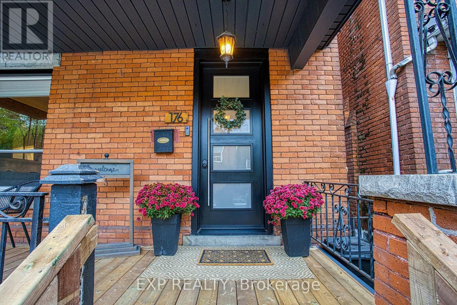176 Emerald Street S, Hamilton, Ontario  L8N 2V7 - Photo 2 - X12479075
