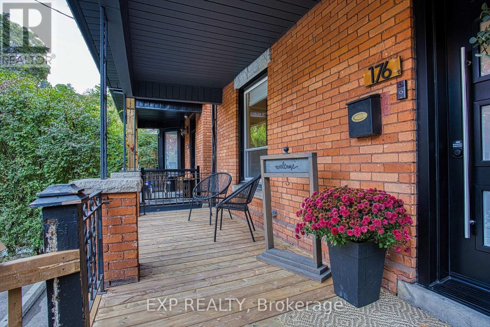 176 Emerald Street S, Hamilton, Ontario  L8N 2V7 - Photo 3 - X12479075