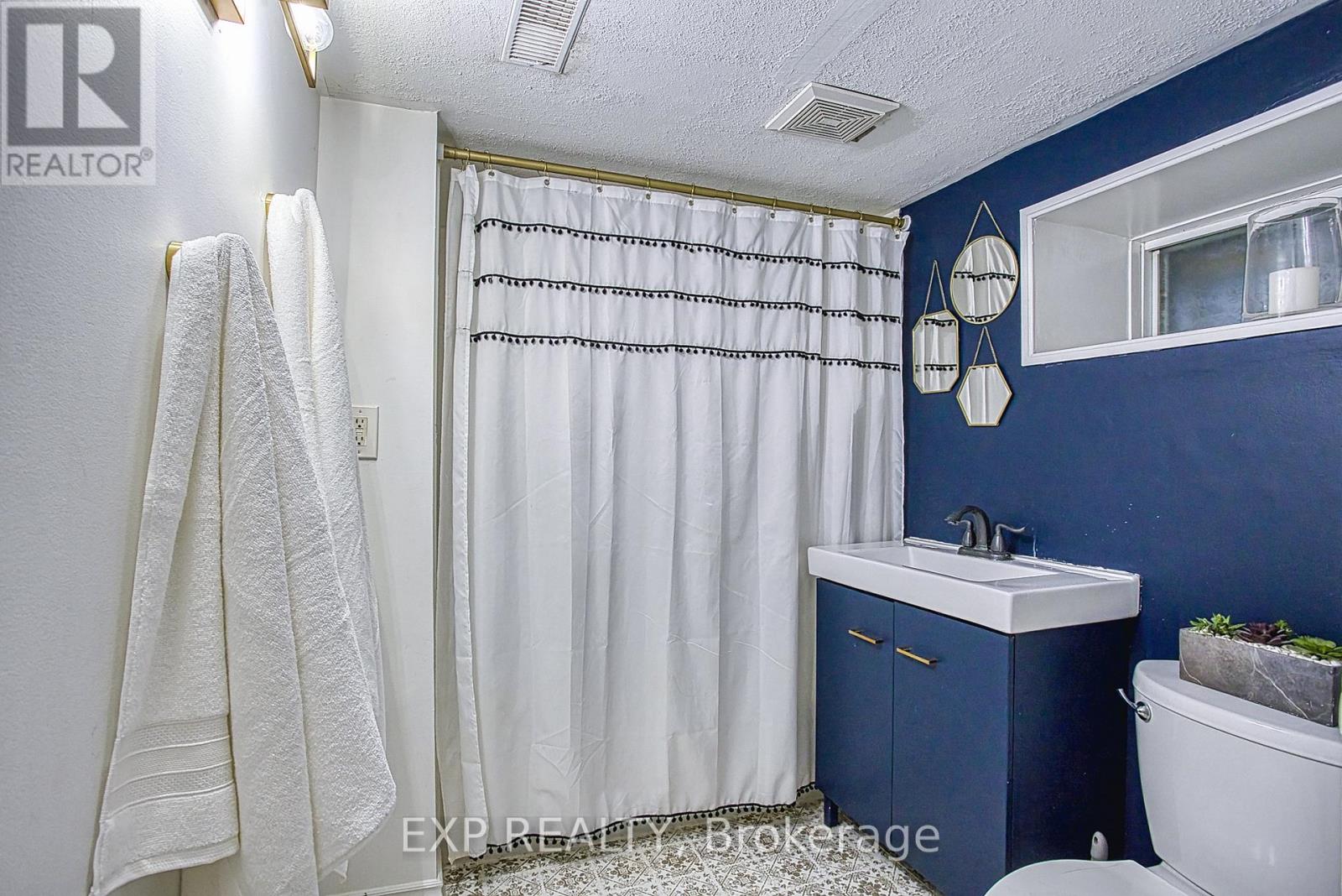 176 Emerald Street S, Hamilton, Ontario  L8N 2V7 - Photo 30 - X12479075