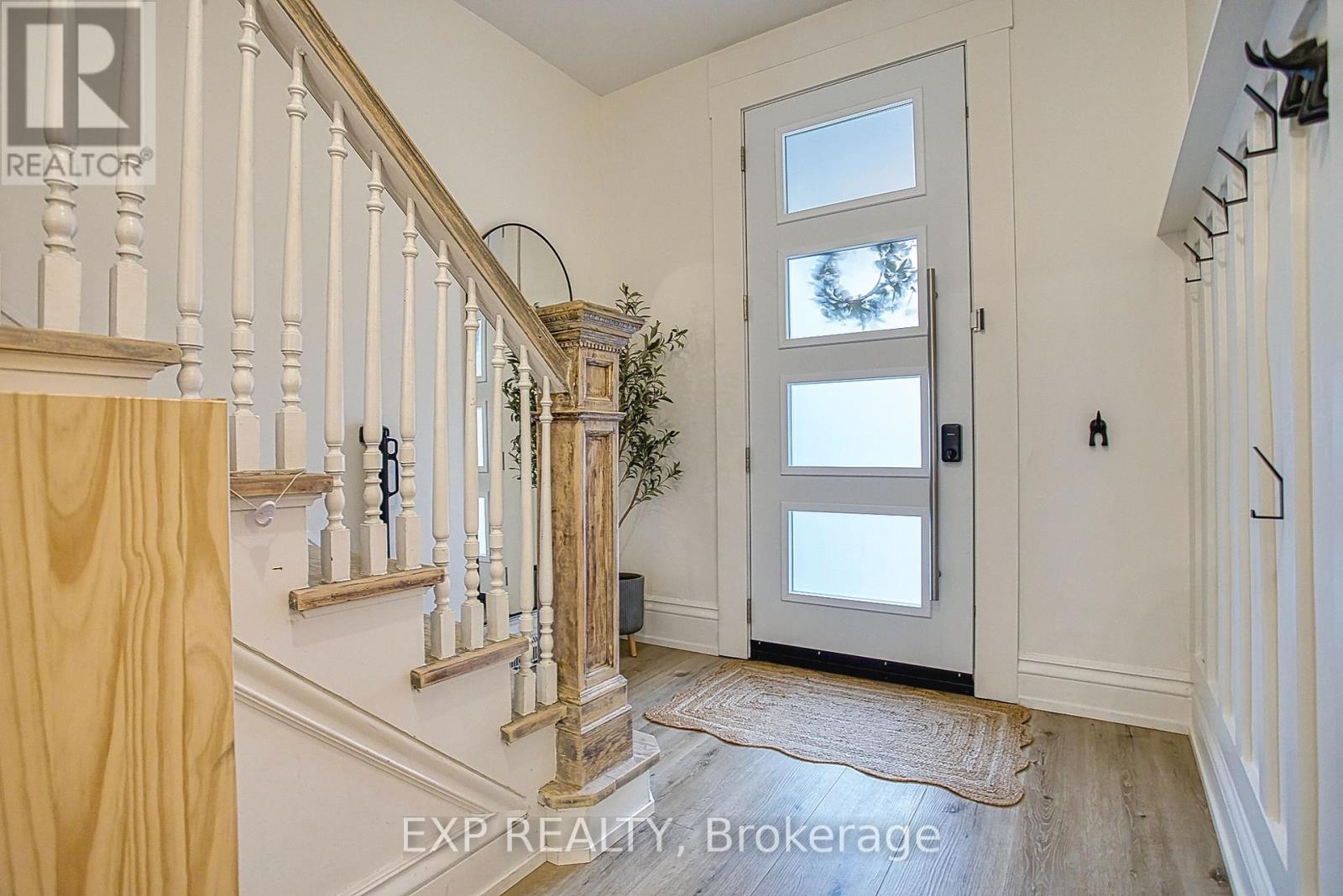 176 Emerald Street S, Hamilton, Ontario  L8N 2V7 - Photo 4 - X12479075