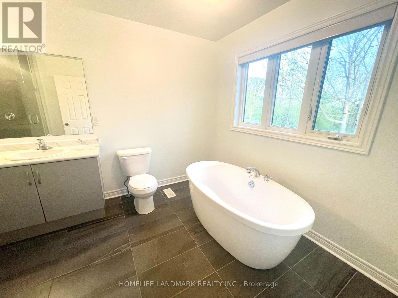 7528 Marpin Court, Niagara Falls, Ontario  L2H 0P3 - Photo 16 - X12479112