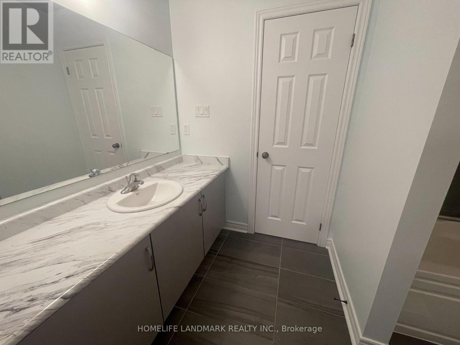 7528 Marpin Court, Niagara Falls, Ontario  L2H 0P3 - Photo 18 - X12479112