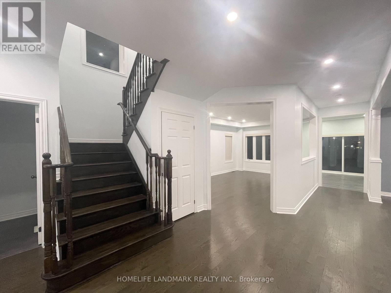 7528 Marpin Court, Niagara Falls, Ontario  L2H 0P3 - Photo 4 - X12479112
