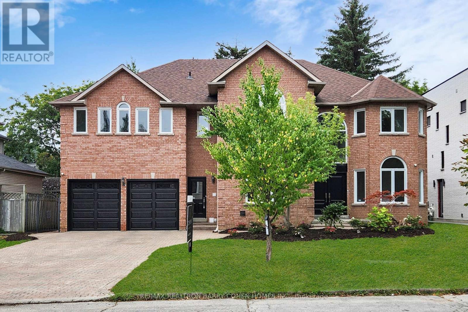 12 LARKFIELD DRIVE, Toronto, Ontario