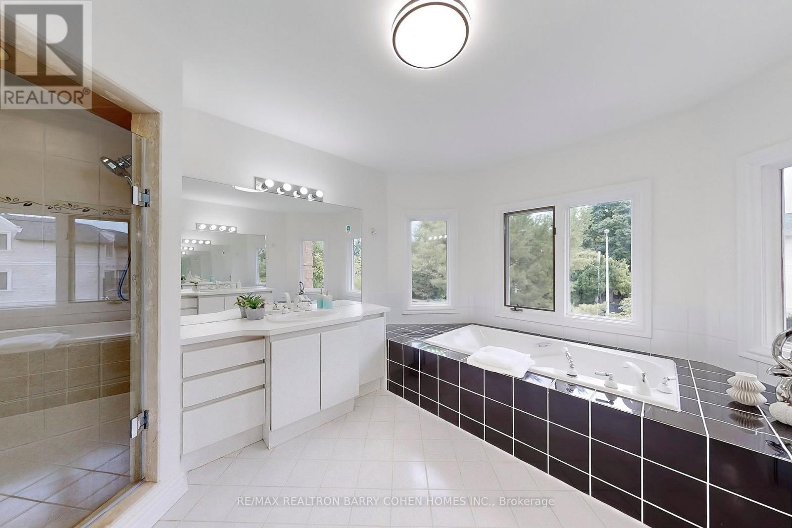 12 Larkfield Drive, Toronto (Banbury-Don Mills), Ontario  M3B 2H1 - Photo 33 - C12479122
