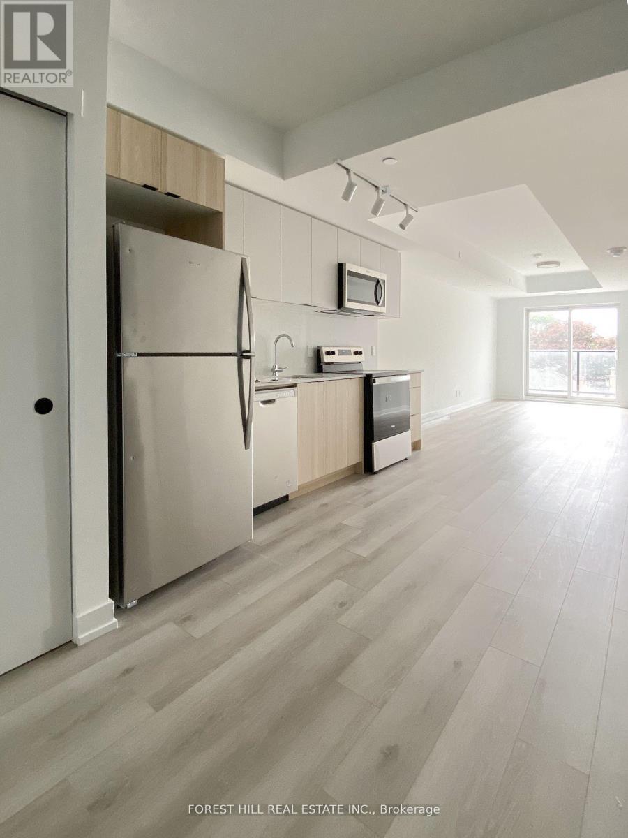 409 - 2000 Bathurst Street, Toronto (Humewood-Cedarvale), Ontario  M5P 0A7 - Photo 2 - C12479172