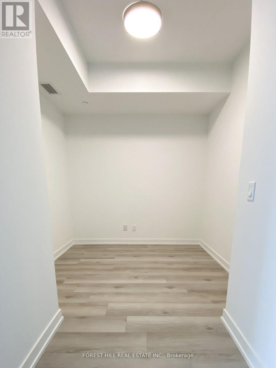 409 - 2000 Bathurst Street, Toronto (Humewood-Cedarvale), Ontario  M5P 0A7 - Photo 4 - C12479172