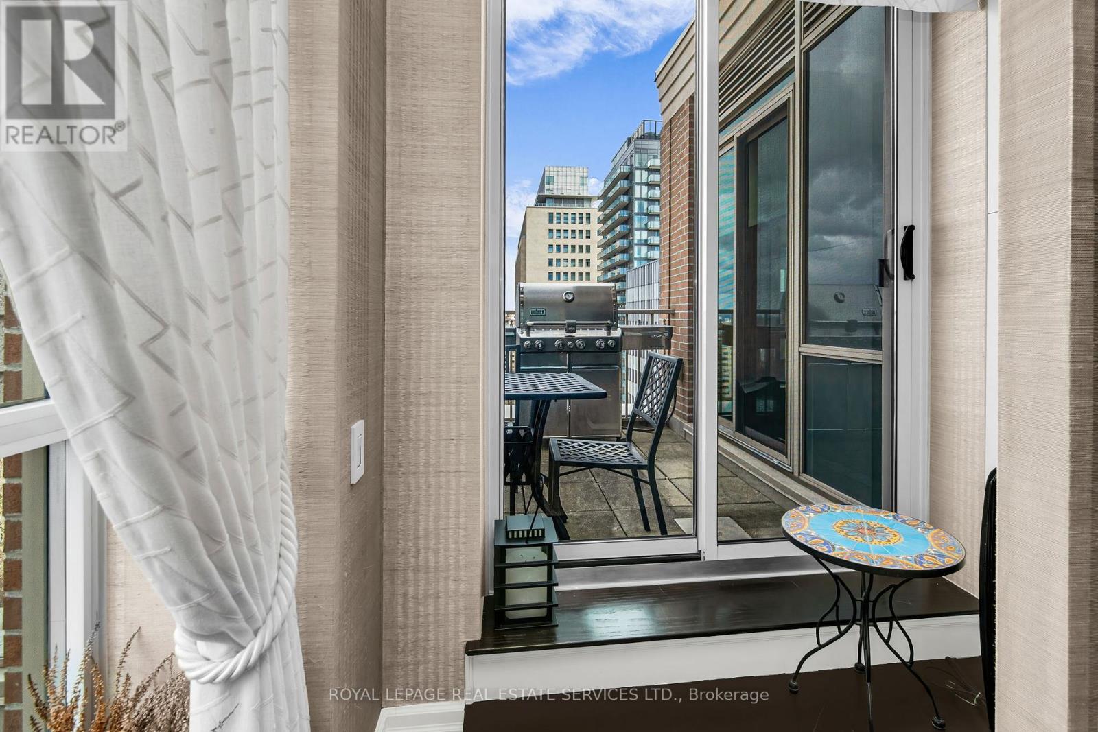 1701 - 155 St Clair Avenue W, Toronto, Ontario  M4V 0A1 - Photo 31 - C12479228