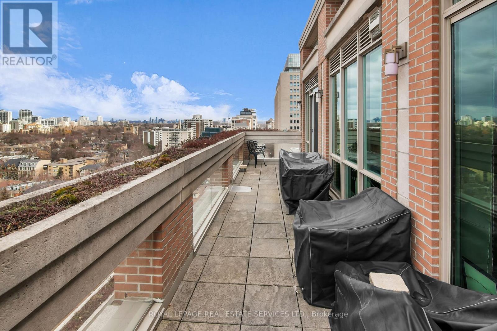 1701 - 155 St Clair Avenue W, Toronto, Ontario  M4V 0A1 - Photo 32 - C12479228