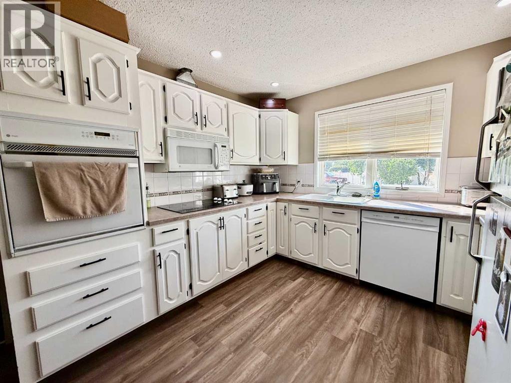 4219 54 Avenue, Provost, Alberta  T0B 3S0 - Photo 10 - A2259041