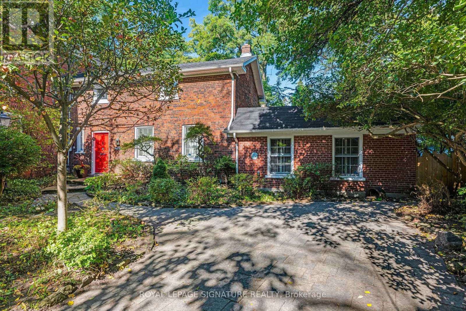 22 BEECHWOOD CRESCENT, Toronto, Ontario
