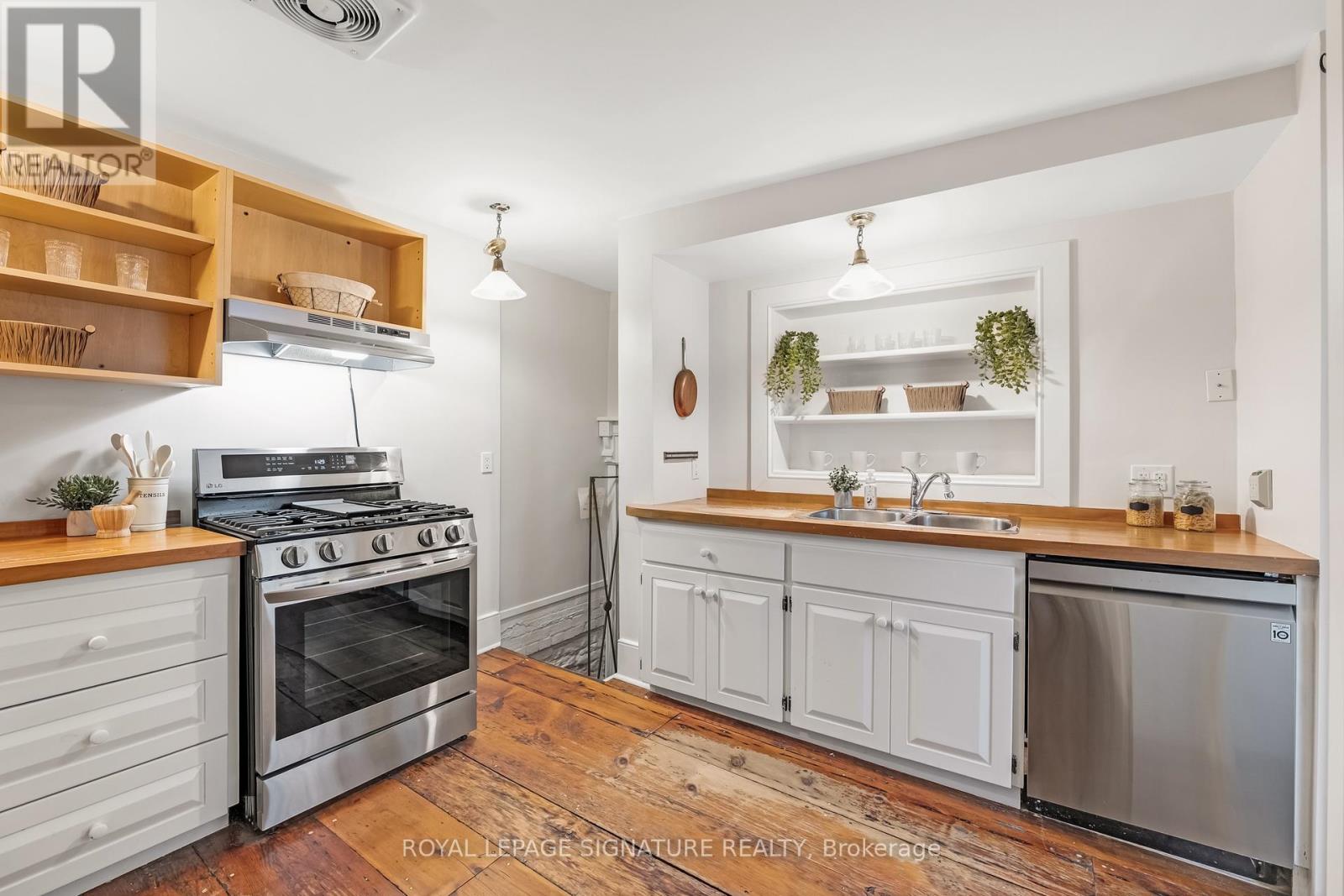 22 Beechwood Crescent, Toronto, Ontario  M4K 2K8 - Photo 11 - E12479193