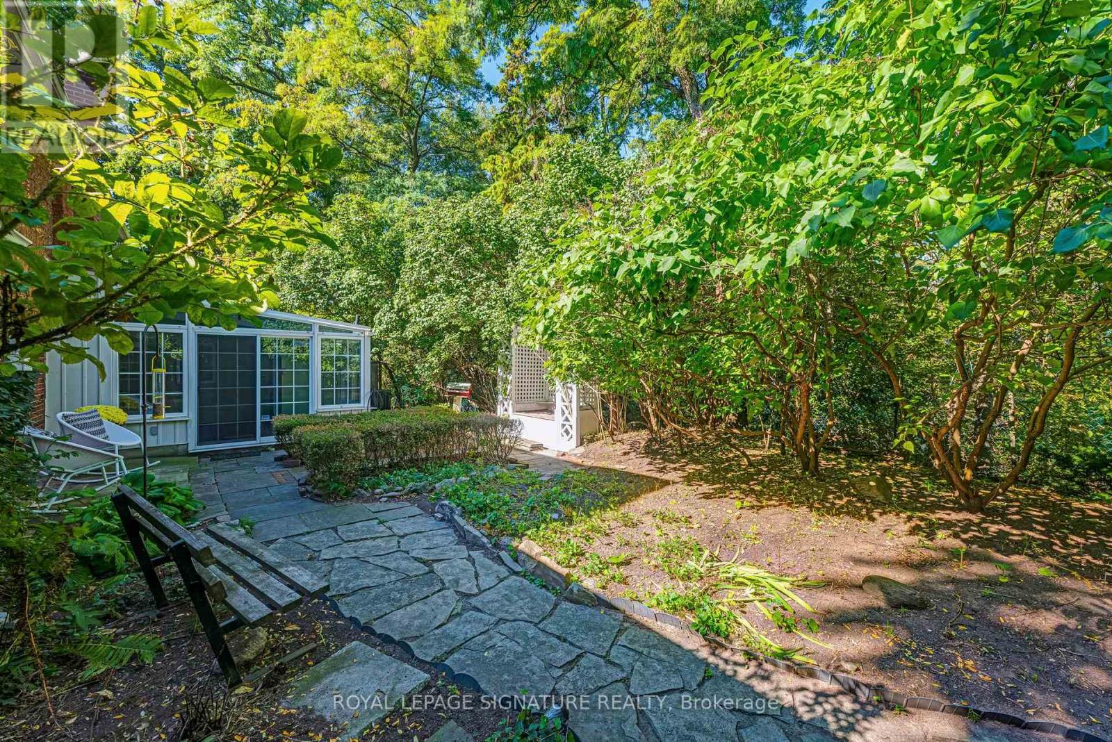 22 Beechwood Crescent, Toronto, Ontario  M4K 2K8 - Photo 25 - E12479193