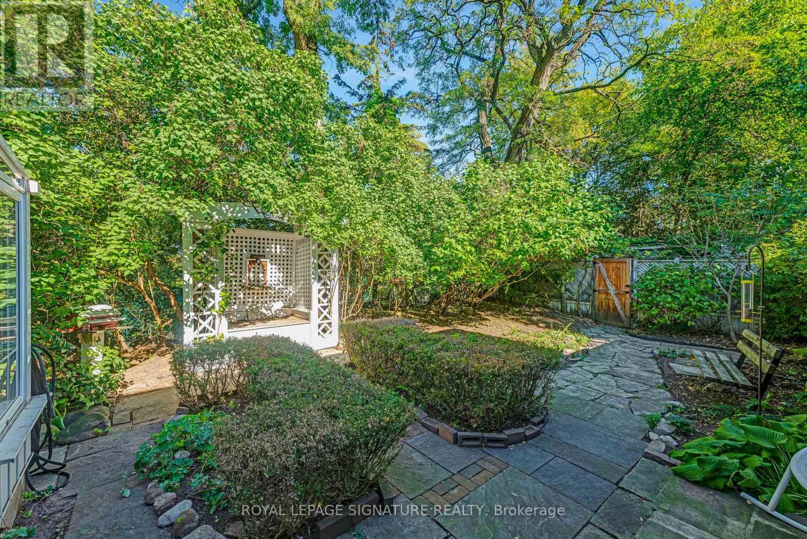 22 Beechwood Crescent, Toronto, Ontario  M4K 2K8 - Photo 26 - E12479193