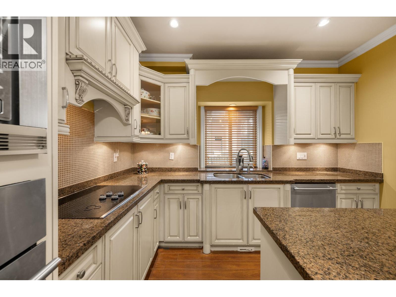7058 Patterson Avenue, Burnaby, British Columbia  V5J 3N7 - Photo 16 - R3061105