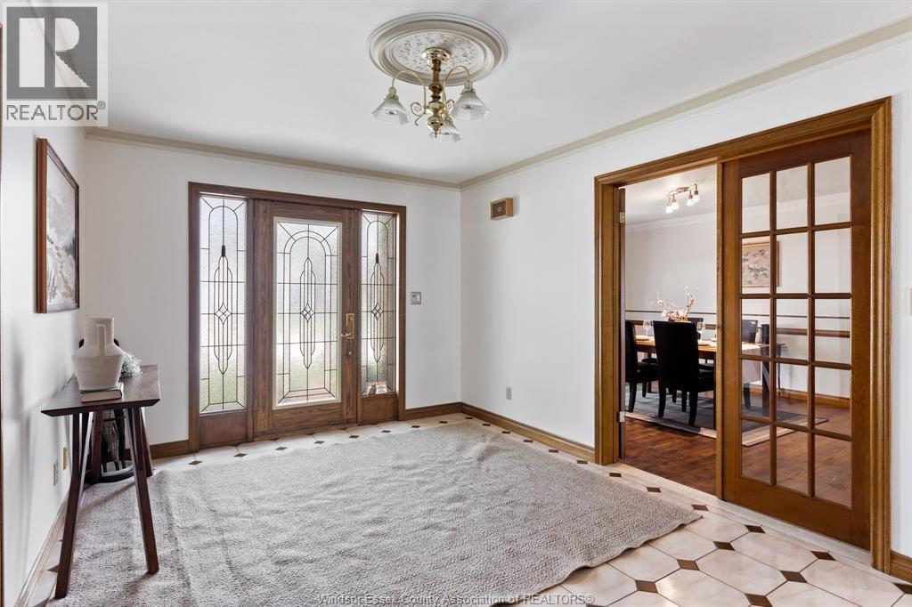 113 Marentette, Lakeshore, Ontario  N0R 1A0 - Photo 2 - 25027045