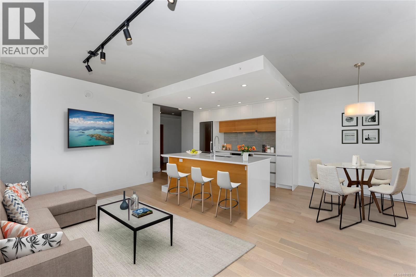 804 989 Johnson St, Victoria, British Columbia  V8V 0E3 - Photo 5 - 1018217