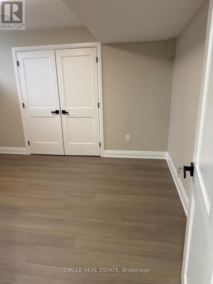 213 Danny Wheeler Boulevard, Georgina, Ontario  L4P 0J8 - Photo 12 - N12479187
