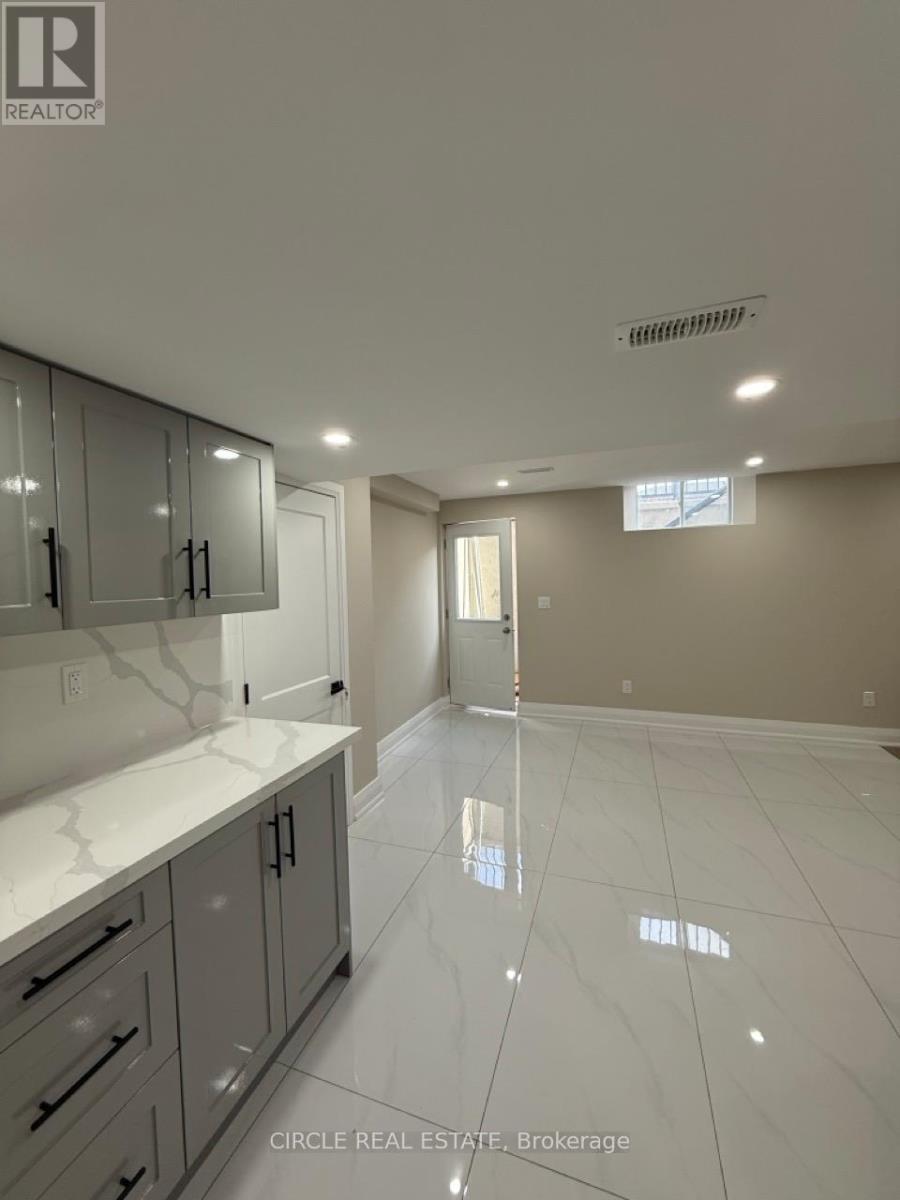 213 Danny Wheeler Boulevard, Georgina, Ontario  L4P 0J8 - Photo 28 - N12479187