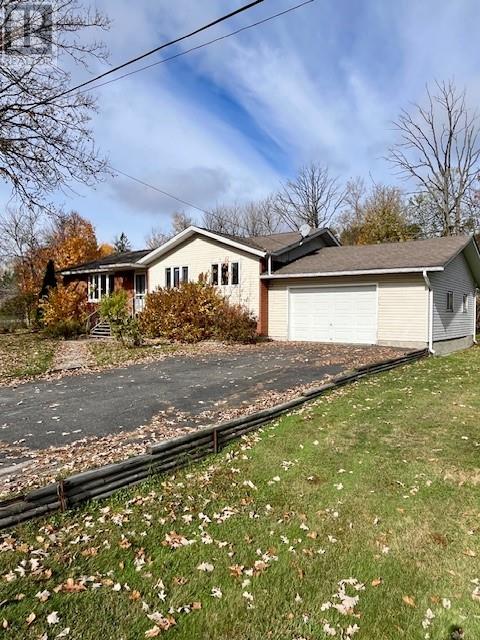 220 Lowe St, Massey, Ontario  P0P 1P0 - Photo 4 - 2125225