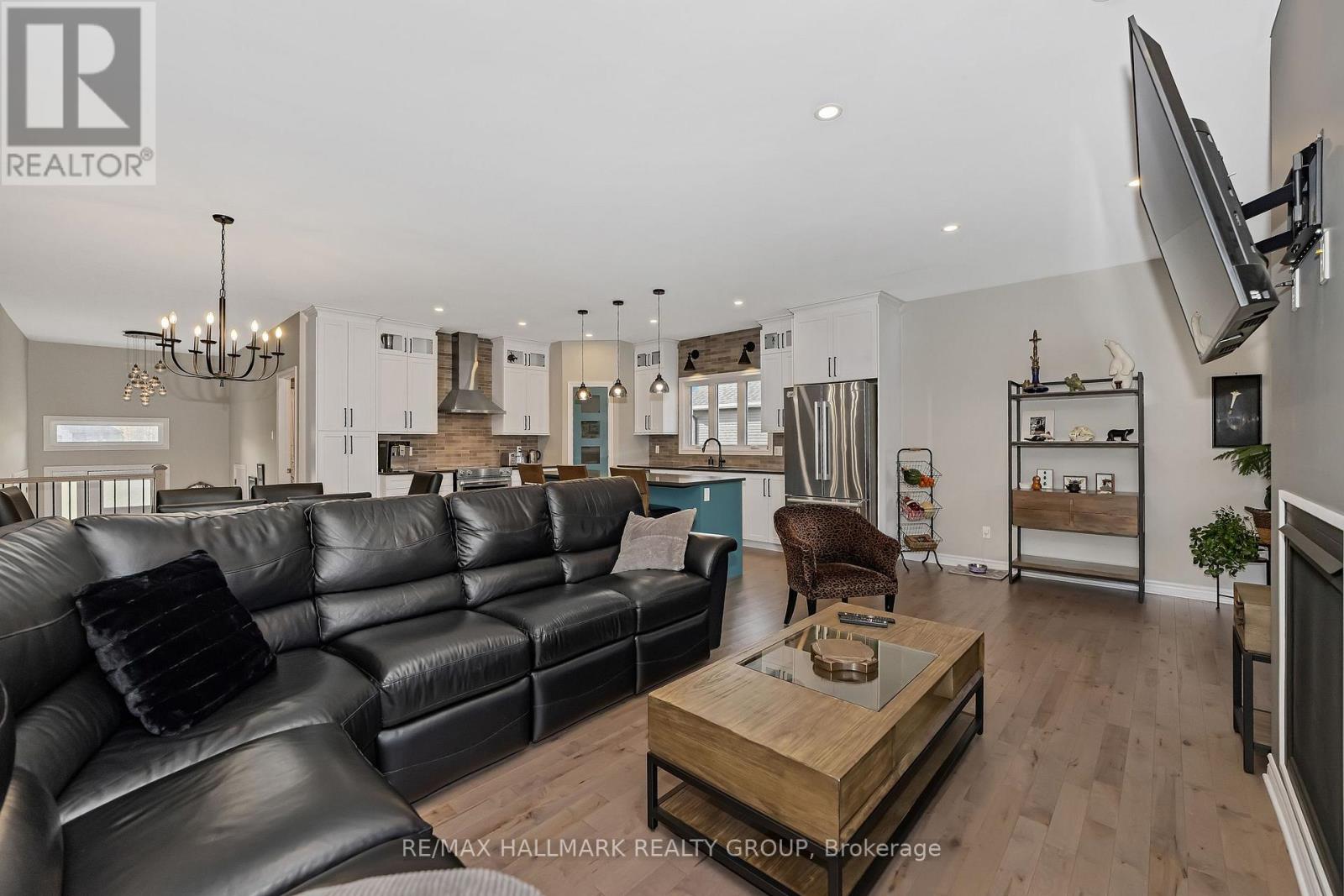 1350 Country Lane, North Dundas, Ontario  K0C 2K0 - Photo 14 - X12474511
