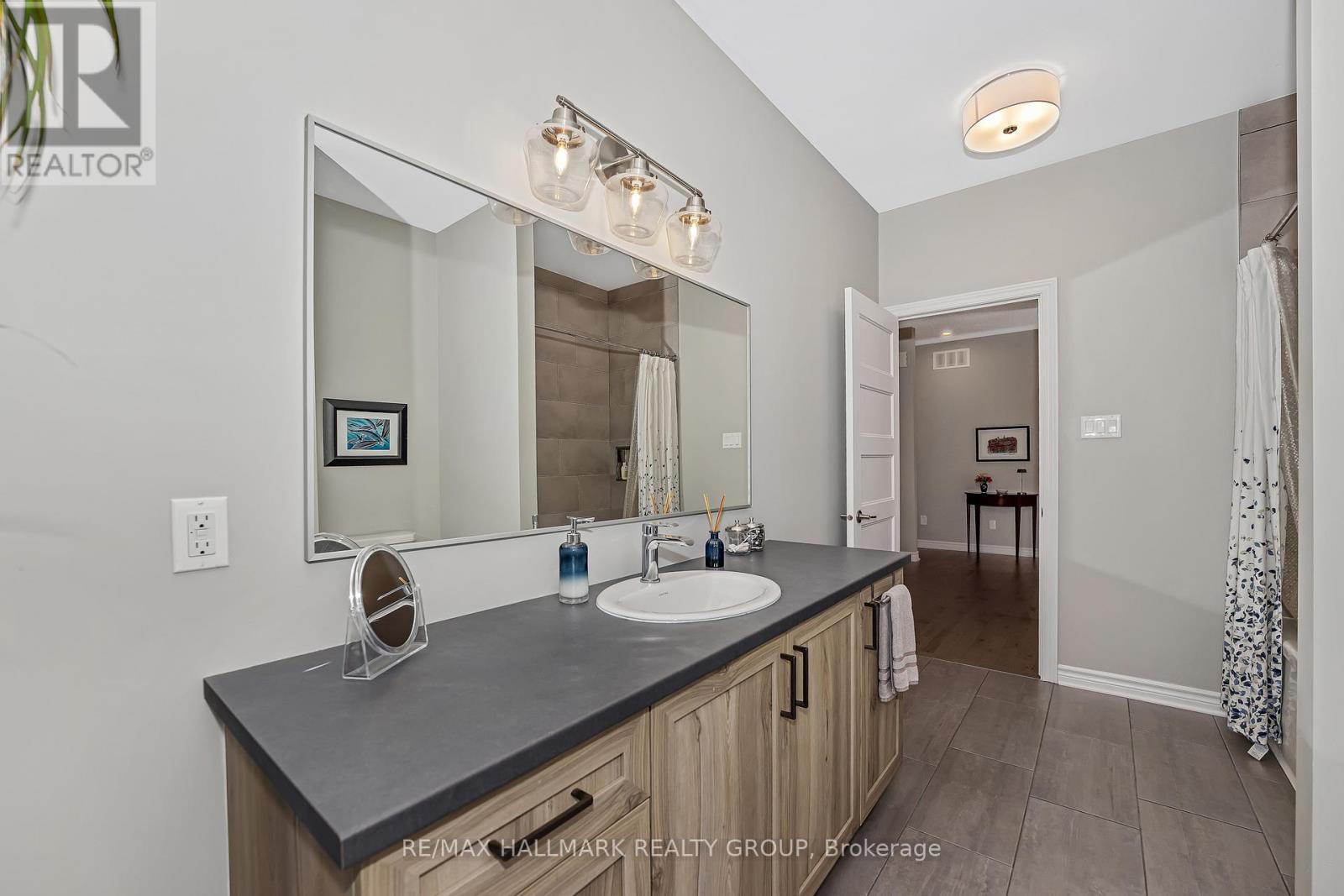 1350 Country Lane, North Dundas, Ontario  K0C 2K0 - Photo 7 - X12474511
