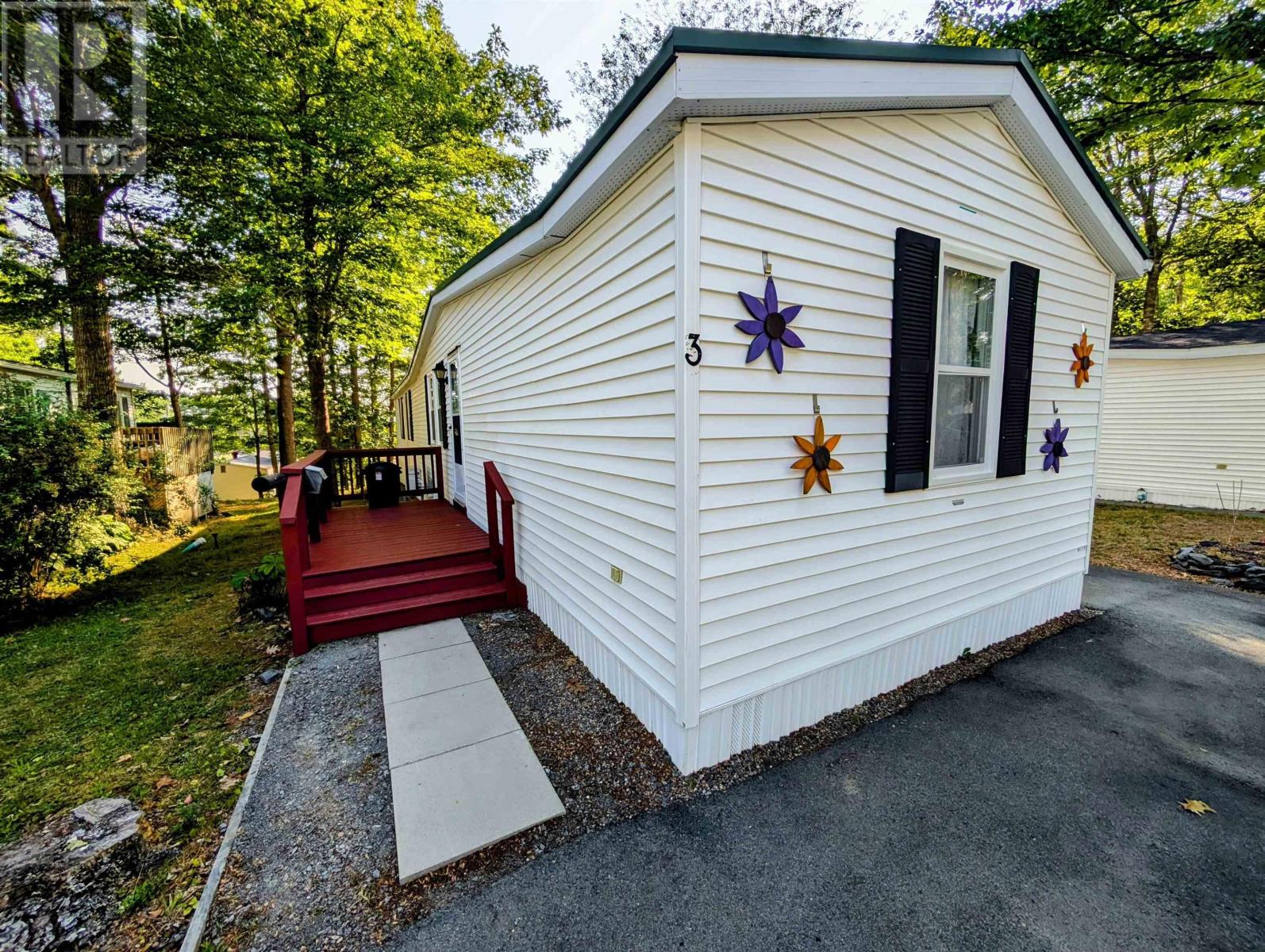 3 Summer Crescent, Bridgewater, Nova Scotia  B4V 3P4 - Photo 1 - 202519305