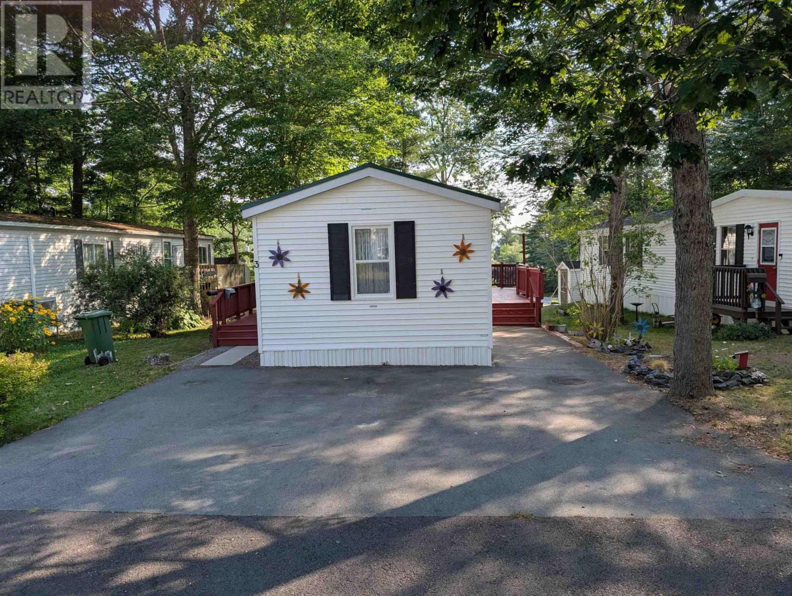 3 Summer Crescent, Bridgewater, Nova Scotia  B4V 3P4 - Photo 2 - 202519305