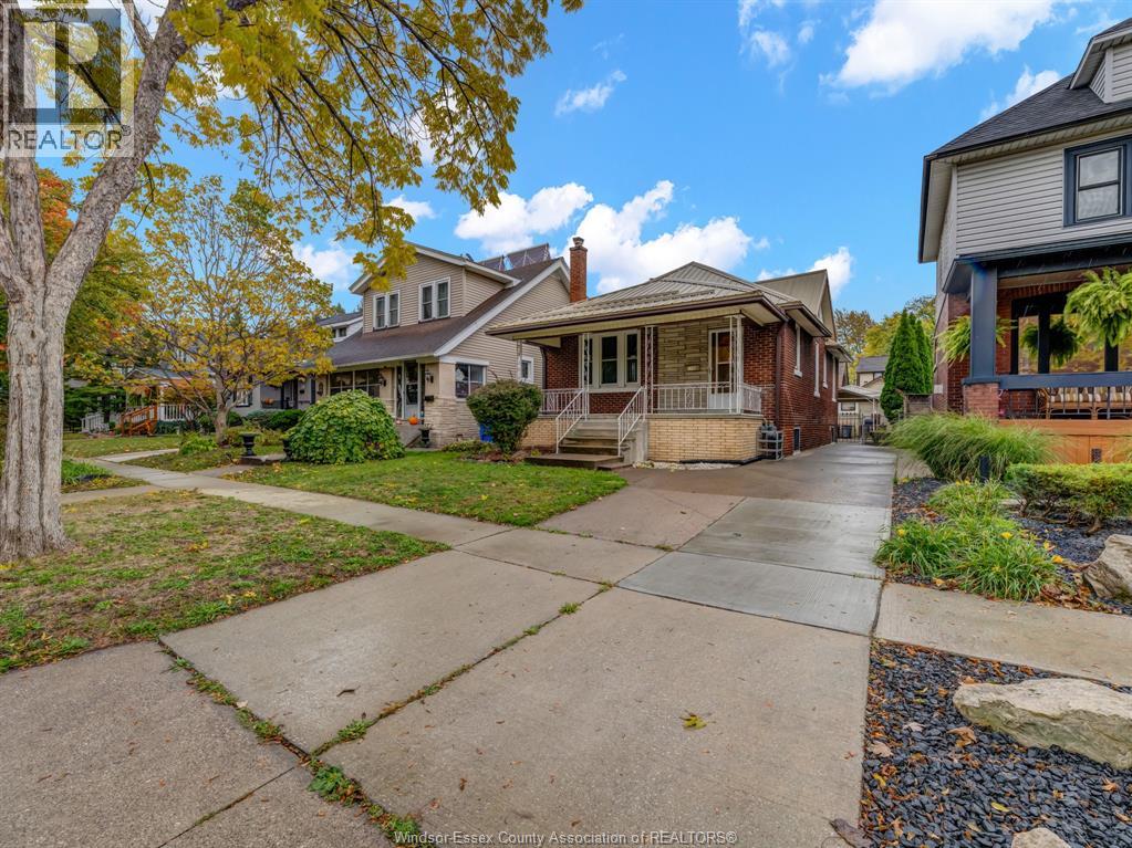 1749 Iroquois, Windsor, Ontario  N8Y 1S1 - Photo 3 - 25027013