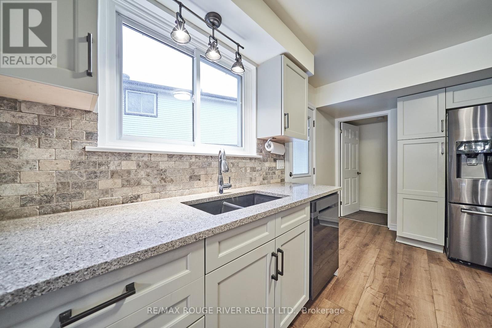 632 Balsam Crescent, Oshawa, Ontario  L1J 6A2 - Photo 12 - E12479239