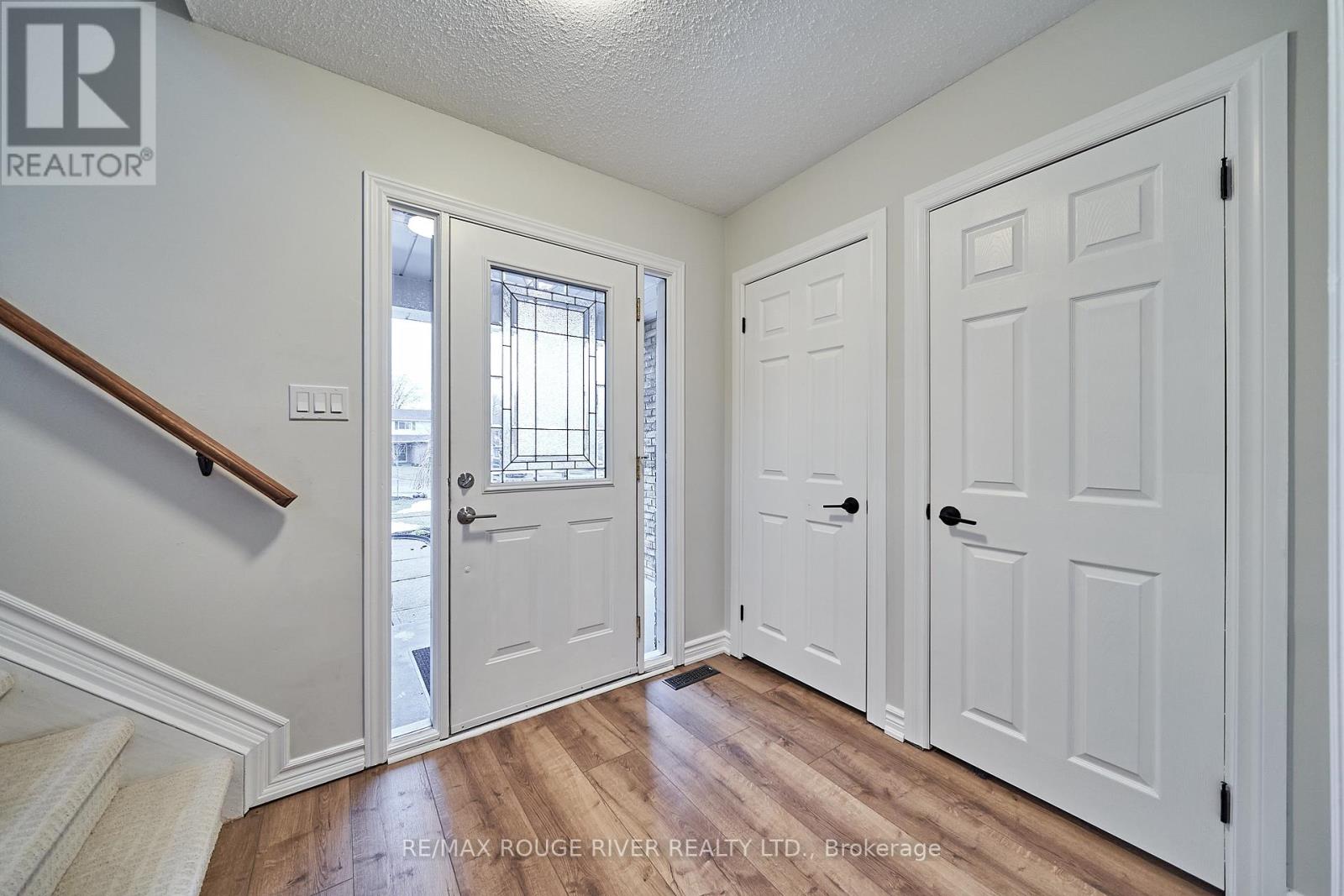 632 Balsam Crescent, Oshawa, Ontario  L1J 6A2 - Photo 2 - E12479239