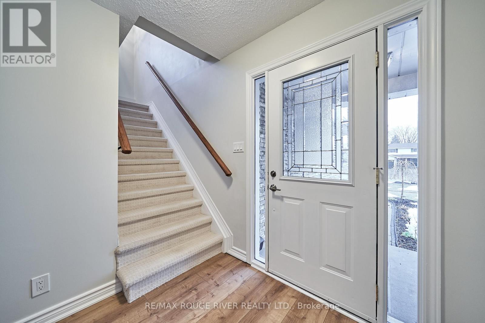 632 Balsam Crescent, Oshawa, Ontario  L1J 6A2 - Photo 3 - E12479239