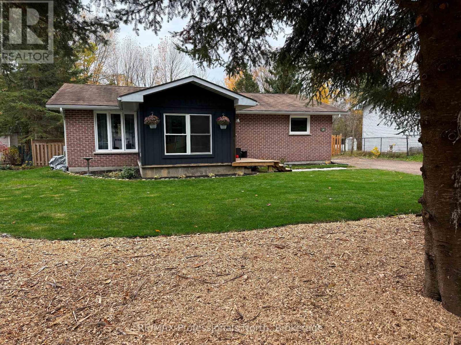 24 Anson Street, Minden Hills, Ontario  K0M 2K0 - Photo 1 - X12479243