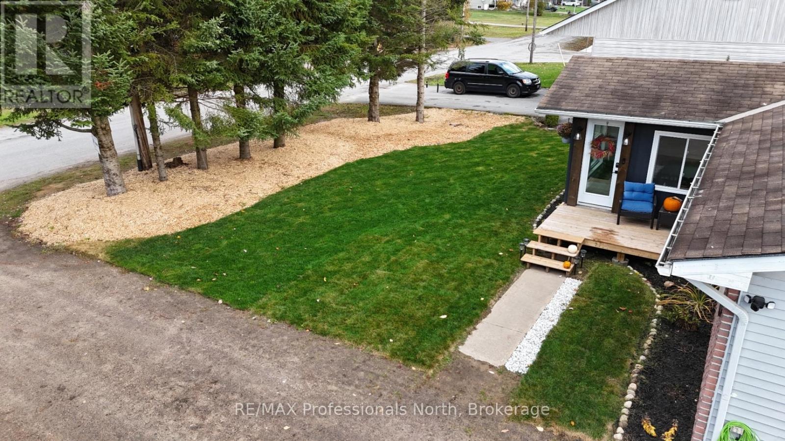 24 Anson Street, Minden Hills, Ontario  K0M 2K0 - Photo 11 - X12479243