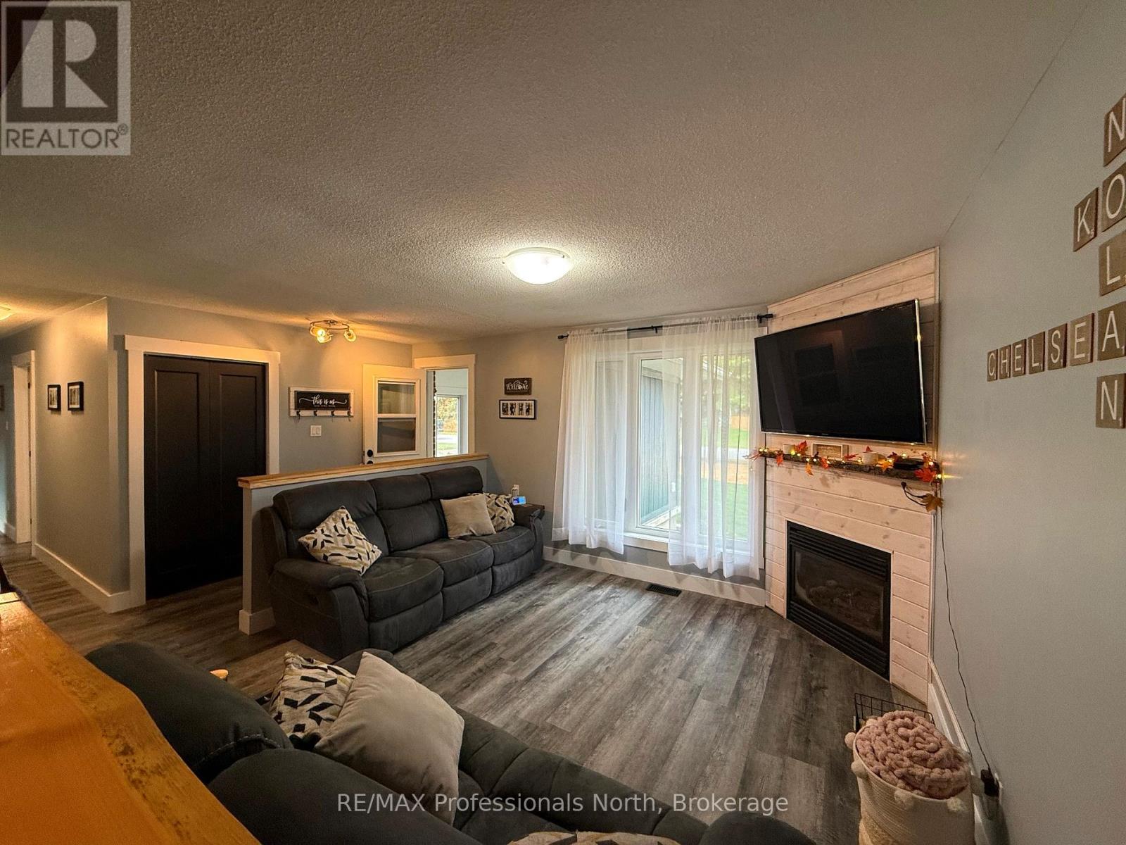 24 Anson Street, Minden Hills, Ontario  K0M 2K0 - Photo 32 - X12479243