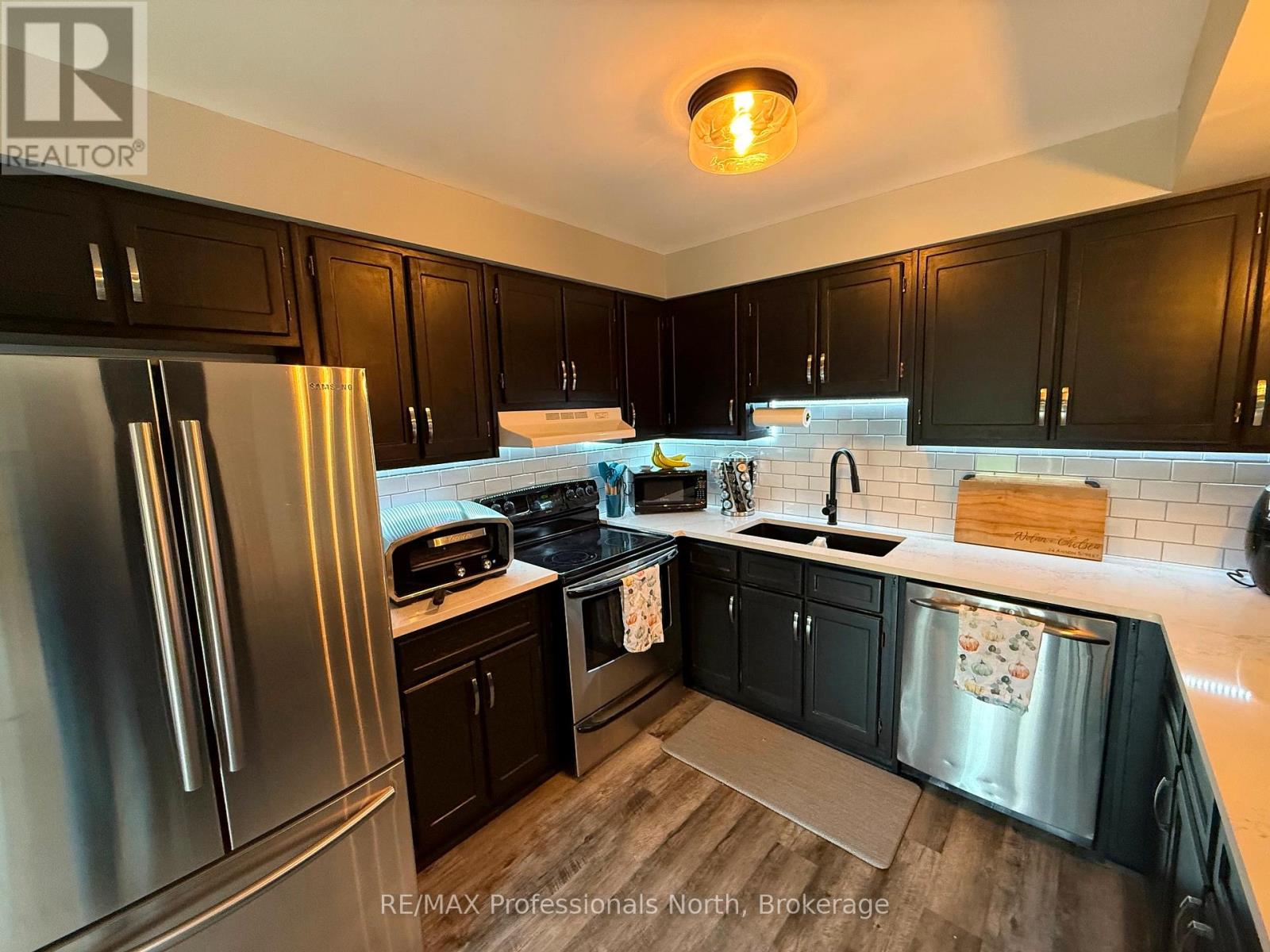 24 Anson Street, Minden Hills, Ontario  K0M 2K0 - Photo 33 - X12479243