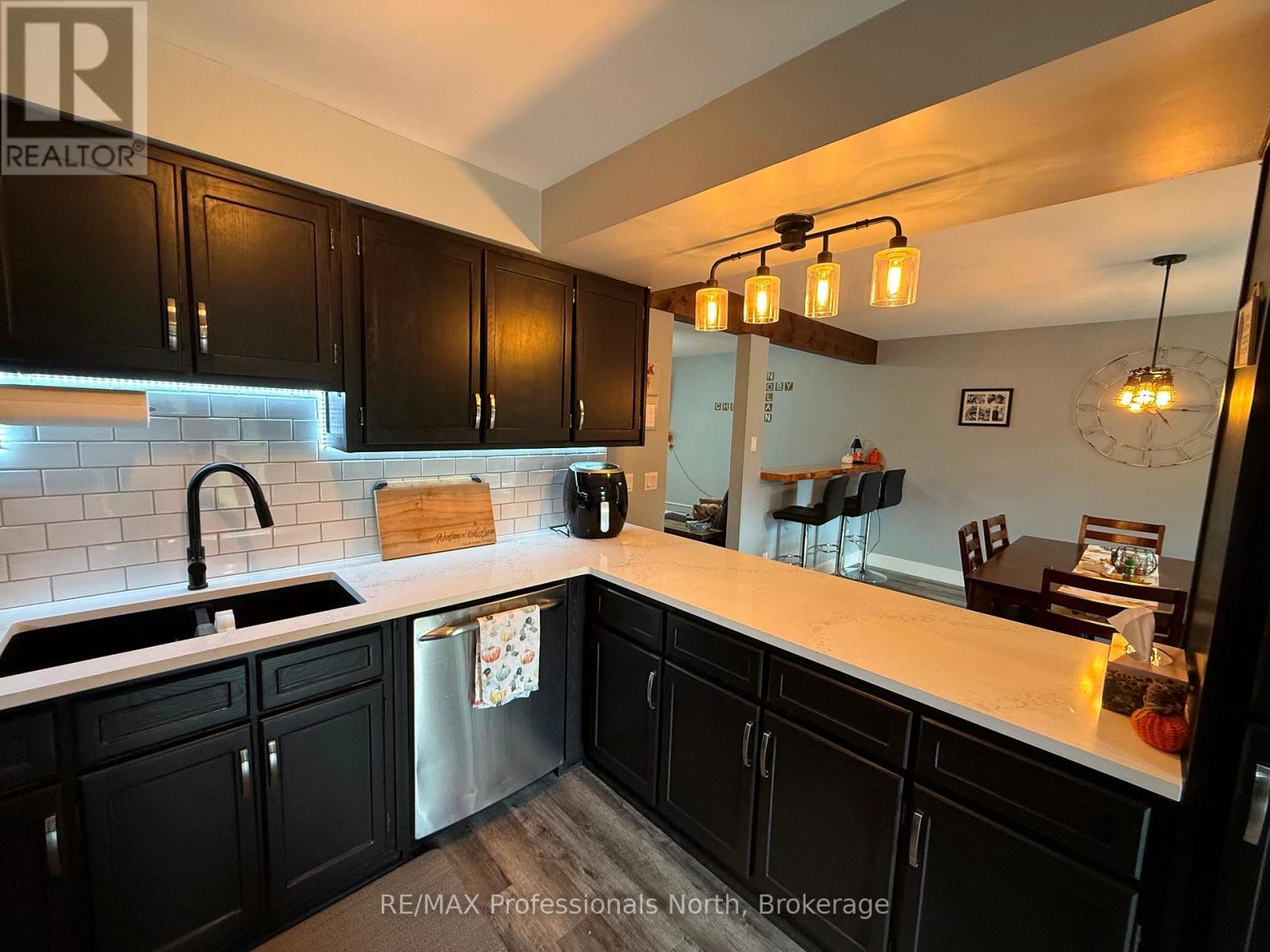 24 Anson Street, Minden Hills, Ontario  K0M 2K0 - Photo 37 - X12479243