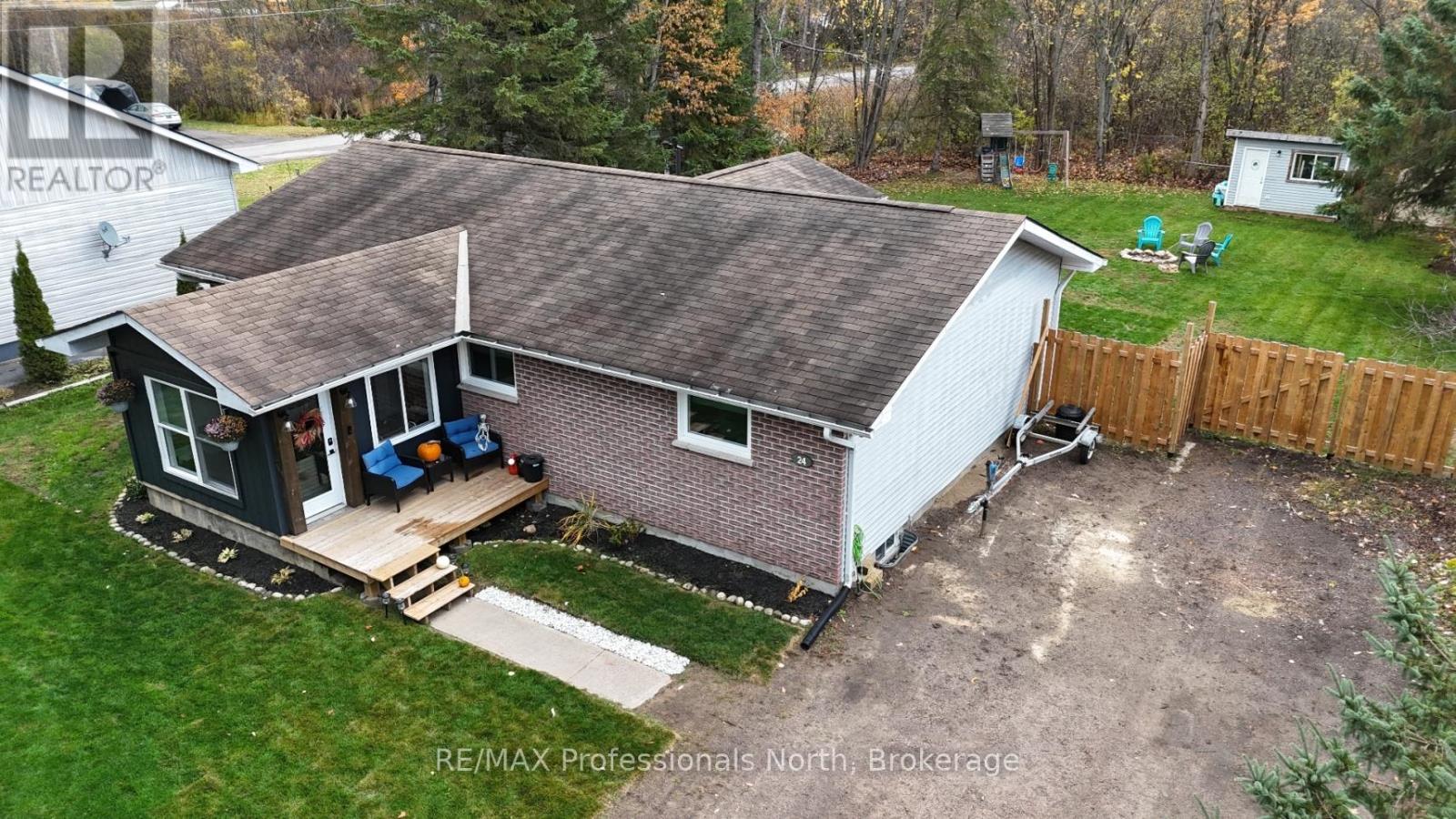 24 Anson Street, Minden Hills, Ontario  K0M 2K0 - Photo 6 - X12479243