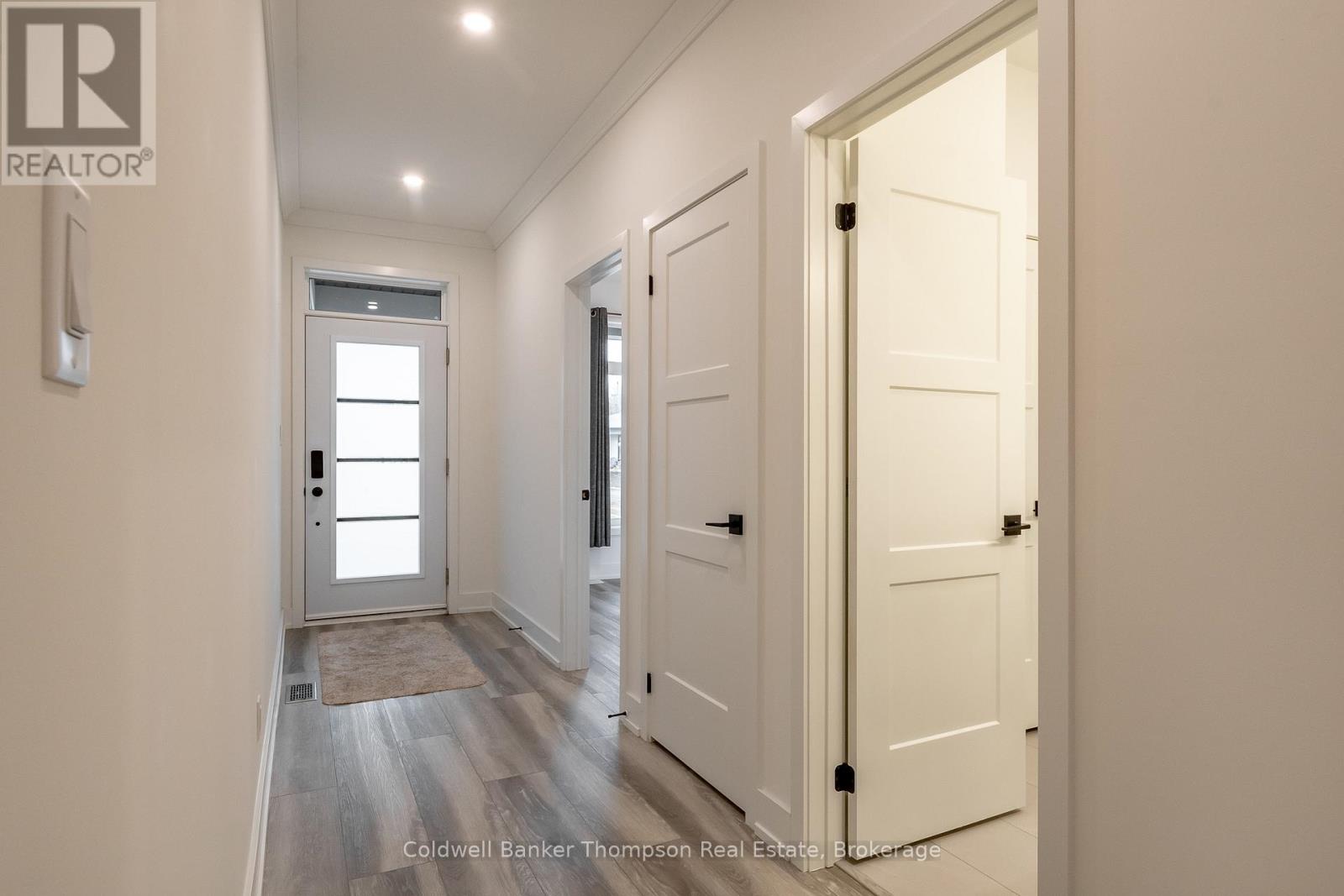 37 Jack Street, Huntsville, Ontario  P1H 0G4 - Photo 2 - X12479246