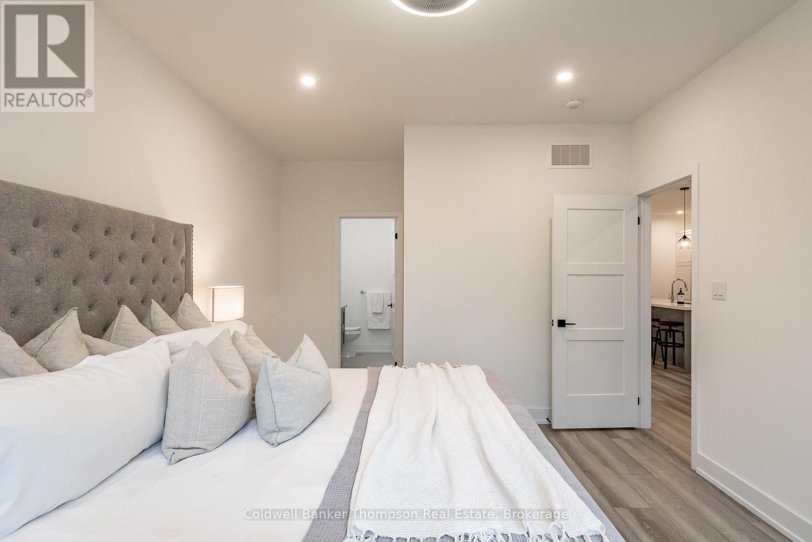 37 Jack Street, Huntsville, Ontario  P1H 0G4 - Photo 21 - X12479246