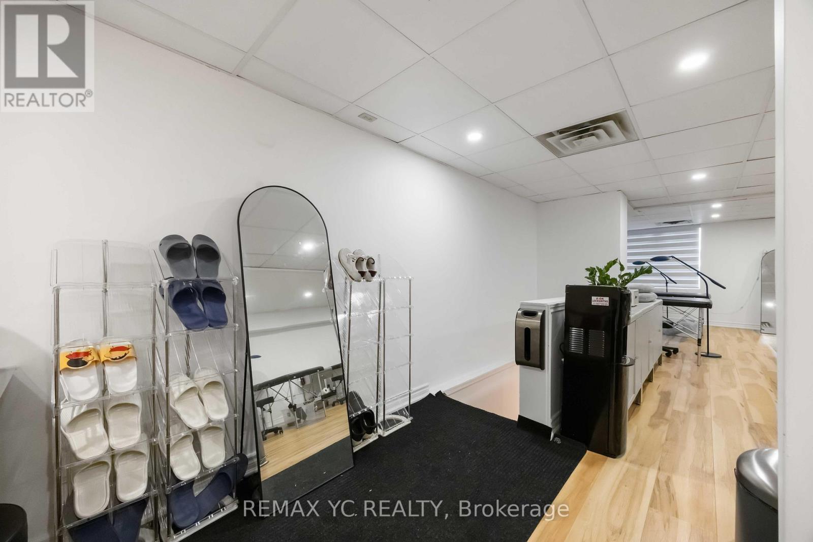 2nd Floor - 4864 Yonge Street, Toronto (Lansing-Westgate), Ontario  M2N 5N2 - Photo 4 - C12474650