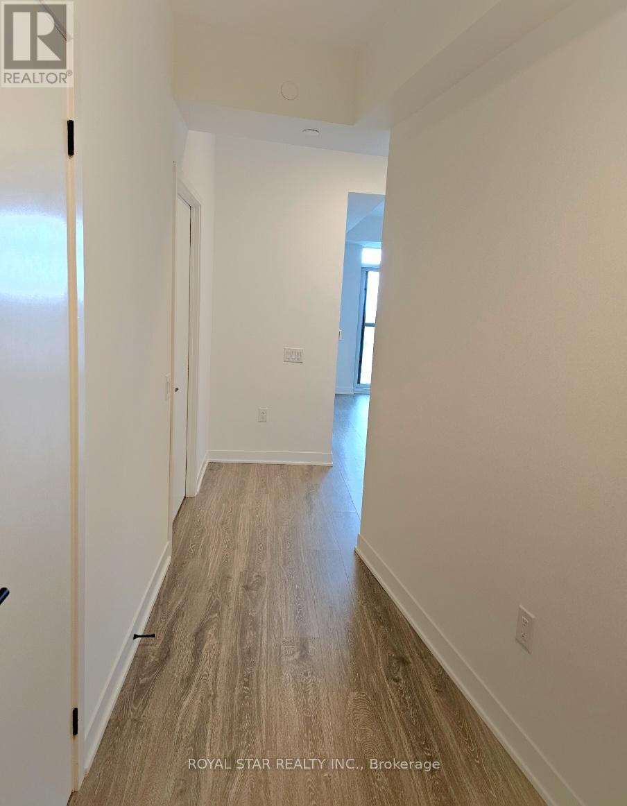 1713 - 2495 Eglinton Avenue W, Mississauga, Ontario  L5M 2T2 - Photo 2 - W12479118